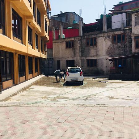 Kashmir Hill Town Hotel ศรีนาการ์ ภายนอก รูปภาพ
