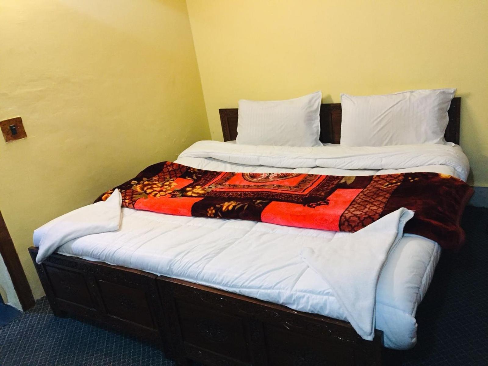 Kashmir Hill Town Hotel ศรีนาการ์ ภายนอก รูปภาพ