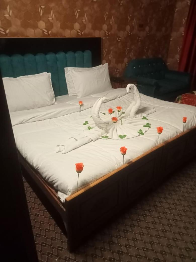 Kashmir Hill Town Hotel ศรีนาการ์ ภายนอก รูปภาพ